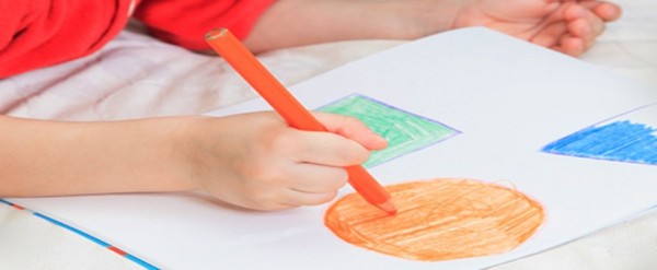 تحلیل نقاشی کودک ✔️ ۲۰ نماد نگران کننده که باید بدانید…